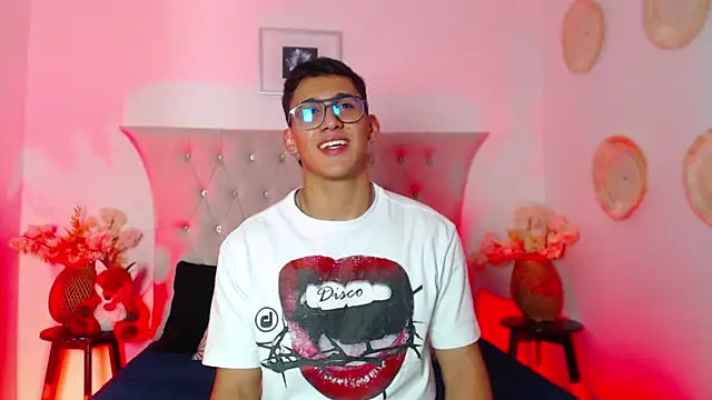 SalvadorFit online show from November 7, 8:35 pm