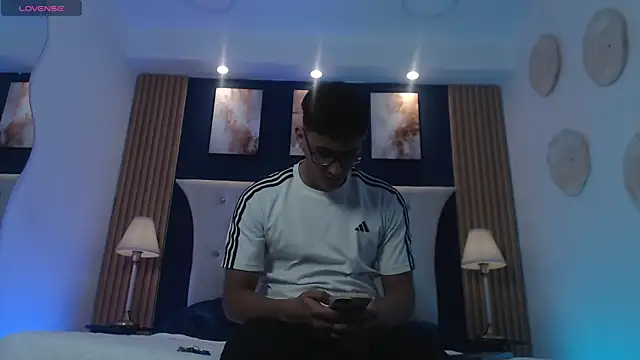 SalvadorFit online show from April 13, 8:02 pm