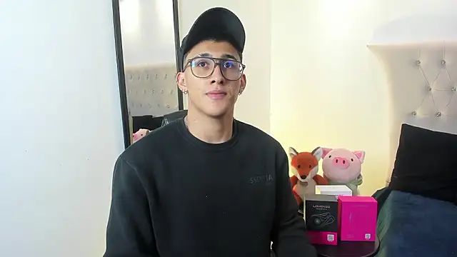 SalvadorFit online show from February 1, 8:40 pm