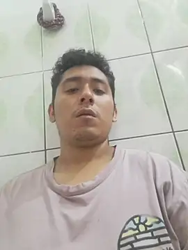 Snapshot of latinbigcock1_ chatting on October 31, 1:57 am latinbigcock1 online show from October 31, 1:57 am