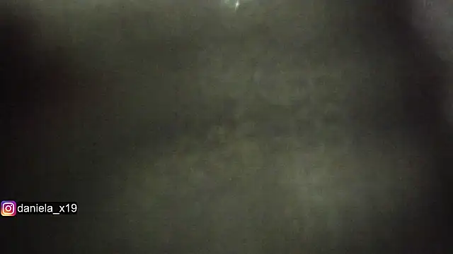 Snapshot of Daniela_x19 chatting on October 31, 12:40 am Daniela x19 online show from October 31, 12:40 am