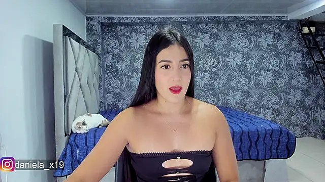 Snapshot of Daniela_x19 chatting on April 28, 12:42 am Daniela x19 online show from April 28, 12:42 am