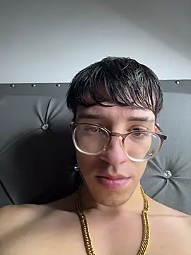 arthurdavies online show from October 31, 4:09 am