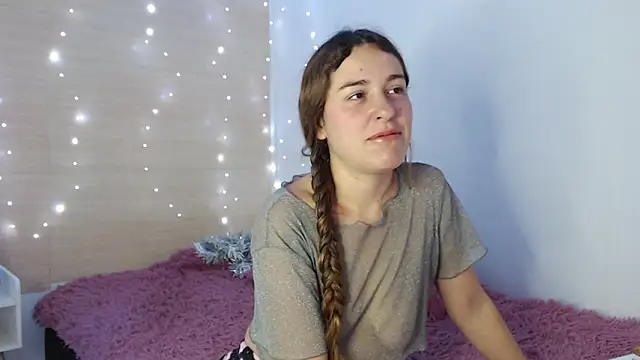 Snapshot of kat_desiree chatting on December 22, 1:11 pm kat desiree online show from December 22, 1:11 pm