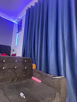 Snapshot of Daavikolovivi chatting on October 26, 3:18 am Daavikolovivi online show from October 26, 3:18 am