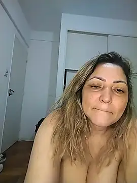 Snapshot of Lunita86 chatting on June 25, 11:04 am Lunita86 online show from June 25, 11:04 am