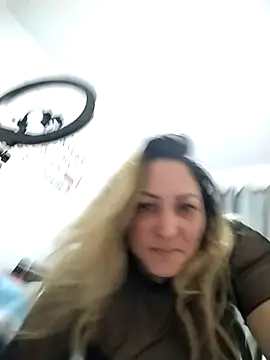 Lunita86 online show from October 31, 2:30 am