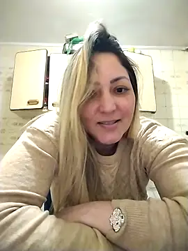 Snapshot of Lunita86 chatting on October 12, 10:33 pm Lunita86 online show from October 12, 10:33 pm