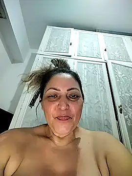 Snapshot of Lunita86 chatting on May 11, 3:08 am Lunita86 online show from May 11, 3:08 am