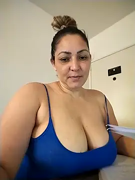 Lunita86 online show from April 20, 3:02 pm