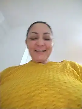 Snapshot of Lunita86 chatting on June 7, 3:39 pm Lunita86 online show from June 7, 3:39 pm