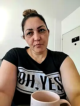 Snapshot of Lunita86 chatting on April 24, 12:51 pm Lunita86 online show from April 24, 12:51 pm