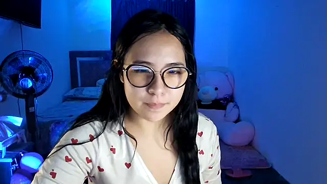 Snapshot of sacha_torres02 chatting on February 5, 2:07 am sacha torres02 online show from February 5, 2:07 am