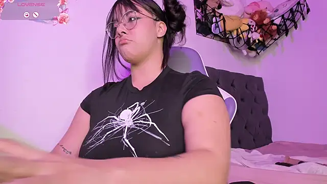 Lilithh Kuro online show from March 4, 12:07 am