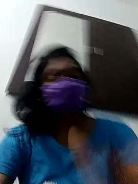 honeyqueen143 online show from December 4, 5:23 pm