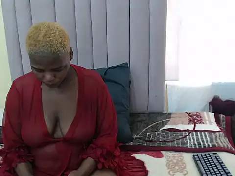Snapshot of Fatassboodyxxx chatting on September 24, 8:32 am Fatassboodyxxx online show from September 24, 8:32 am