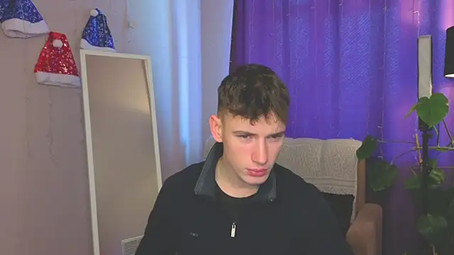 Snapshot of Max_Foks chatting on January 15, 7:45 am Max Foks online show from January 15, 7:45 am