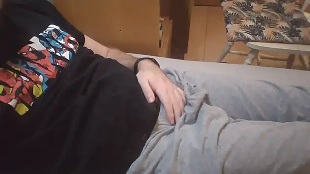 Snapshot of Astleitx chatting on February 1, 8:18 pm Astleitx online show from February 1, 8:18 pm