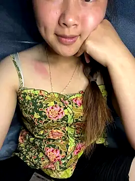 Snapshot of Elisali88 chatting on September 22, 2:23 pm Elisali88 online show from September 22, 2:23 pm