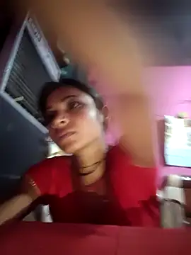 Snapshot of R_Roshni chatting on February 15, 11:47 pm R Roshni online show from February 15, 11:47 pm