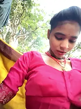 Snapshot of R_Roshni chatting on January 15, 1:42 am R Roshni online show from January 15, 1:42 am