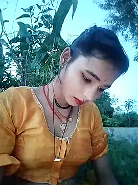 Snapshot of R_Roshni chatting on October 4, 12:50 pm R Roshni online show from October 4, 12:50 pm