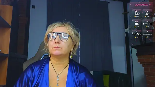 Snapshot of Marta_Wils chatting on October 28, 3:29 am Marta Wils online show from October 28, 3:29 am