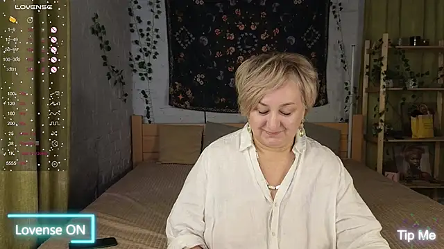 Marta Wils online show from October 16, 1:47 am