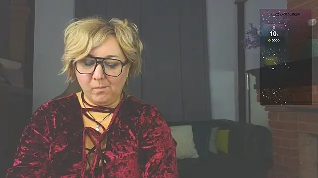 Snapshot of Marta_Wils chatting on November 24, 5:29 am Marta Wils online show from November 24, 5:29 am