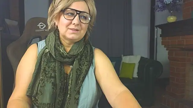 Snapshot of Marta_Wils chatting on November 28, 4:01 am Marta Wils online show from November 28, 4:01 am