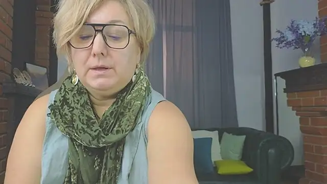 Snapshot of Marta_Wils chatting on November 11, 3:12 am Marta Wils online show from November 11, 3:12 am