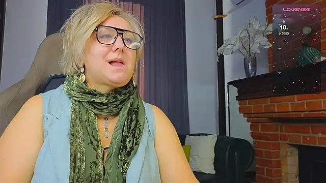 Snapshot of Marta_Wils chatting on October 21, 2:44 am Marta Wils online show from October 21, 2:44 am