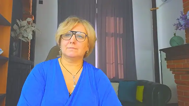 Snapshot of Marta_Wils chatting on October 31, 6:32 am Marta Wils online show from October 31, 6:32 am