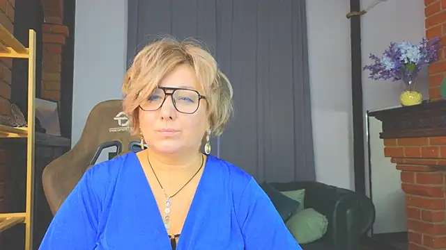 Snapshot of Marta_Wils chatting on November 18, 5:22 am Marta Wils online show from November 18, 5:22 am