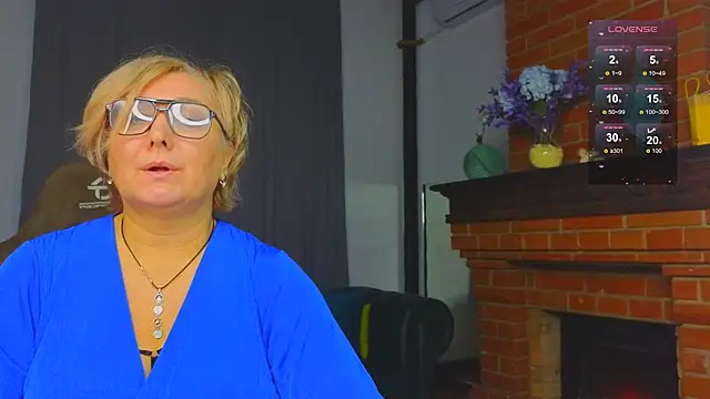 Snapshot of Marta_Wils chatting on November 3, 3:34 am Marta Wils online show from November 3, 3:34 am