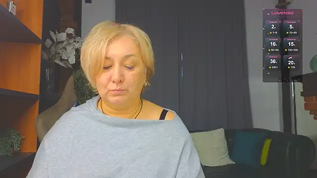 Snapshot of Marta_Wils chatting on November 4, 2:04 am Marta Wils online show from November 4, 2:04 am