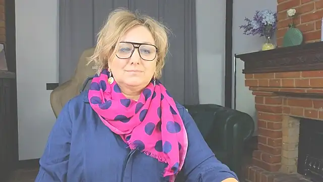 Snapshot of Marta_Wils chatting on December 4, 3:38 am Marta Wils online show from December 4, 3:38 am