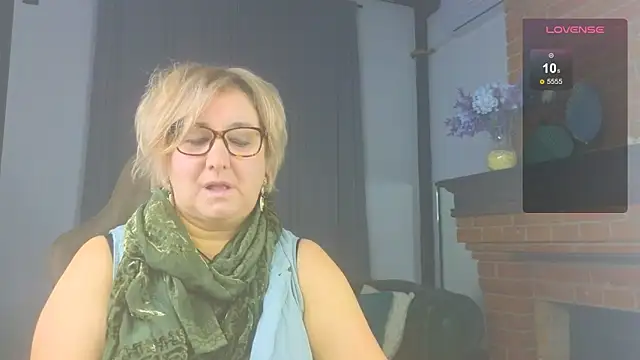 Snapshot of Marta_Wils chatting on November 21, 4:11 am Marta Wils online show from November 21, 4:11 am