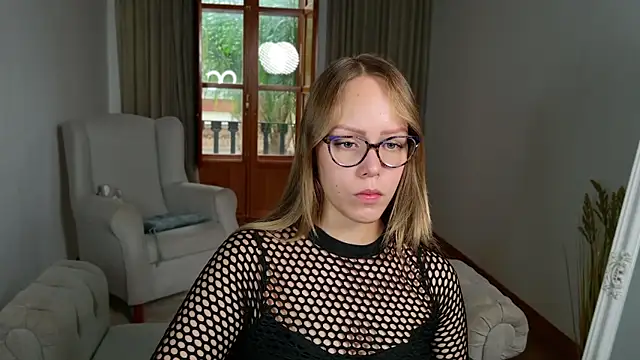 Snapshot of Naughty_Kitti chatting on October 13, 7:21 am Naughty Kitti online show from October 13, 7:21 am