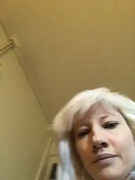 juliaoneandonly online show from October 7, 8:59 am