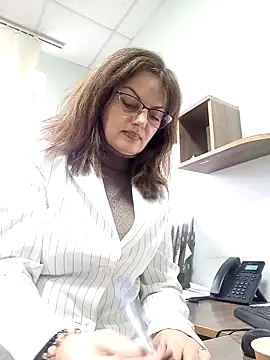 ValeriaLove43211 online show from November 12, 12:20 pm