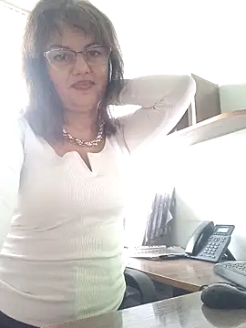 ValeriaLove43211 online show from October 28, 1:10 pm