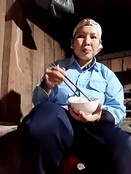 Snapshot of callistra chatting on December 2, 2:52 pm callistra online show from December 2, 2:52 pm