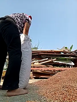 Snapshot of callistra chatting on November 27, 3:18 am callistra online show from November 27, 3:18 am