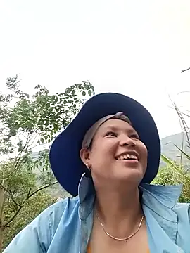 callistra online show from April 17, 11:02 am