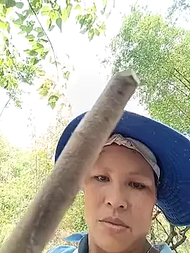 callistra online show from April 13, 5:44 am