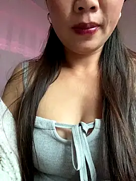 Snapshot of Milky-milk chatting on December 2, 11:39 pm Milky-milk online show from December 2, 11:39 pm