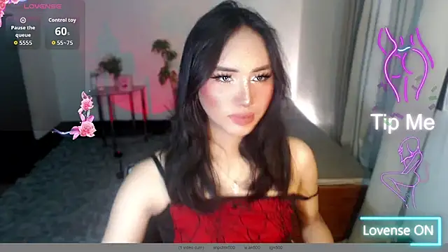 Snapshot of Divine_Goddesss chatting on October 27, 4:24 am Divine Goddesss online show from October 27, 4:24 am