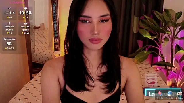 Snapshot of Divine_Goddesss chatting on November 29, 4:34 am Divine Goddesss online show from November 29, 4:34 am