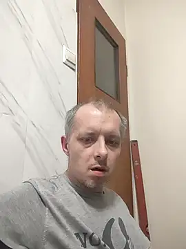 szajbusek41 online show from January 15, 3:48 pm